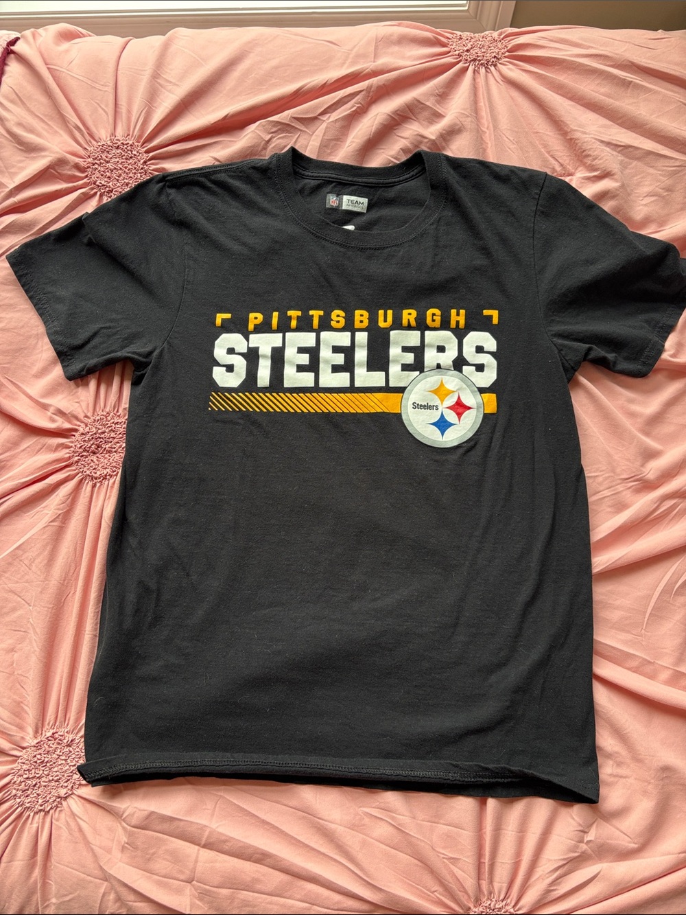 NFL Pittsburgh Steelers Black Tee with Yellow-White Team  Logo Women’s  SZ M